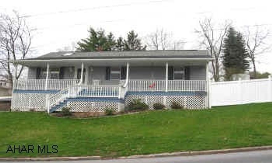 VERY NICE 1 LEVEL HOME WITH FIN. B-MENT, SEVERAL BONUS RMS IN LOWER LEVEL, SKYLIGHTS, LANDSCAPED, NICE VIEW, WELL MAINTAINED. VERY NICE 1 LEVEL HOME WITH FIN. B-MENT, SEVERAL BONUS RMS IN LOWER LEVEL, SKYLIGHTS, LANDSCAPED, NICE VIEW, WELL MAINTAINED.