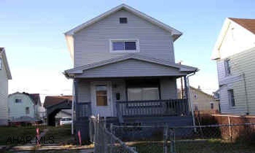 FENCED IN YARD.  CARPORT.  IRREGULAR LOT.  VINYL SIDED.  NEW WINDOWS.  NEWER FURNACE. CONTACT KATHY SEYMORE, ASSOC. BROKER 942-5660/312-2528.