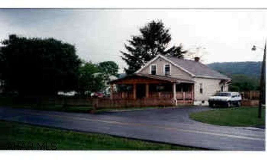 Completely remodeled. Walnut bath, Cherry trim, oak parquet floor, pantry, wainscoating. Must See to Appreciate. Completely remodeled. Walnut bath, Cherry trim, oak parquet floor, pantry, wainscoating. Must See to Appreciate.  Electric system -100 amp