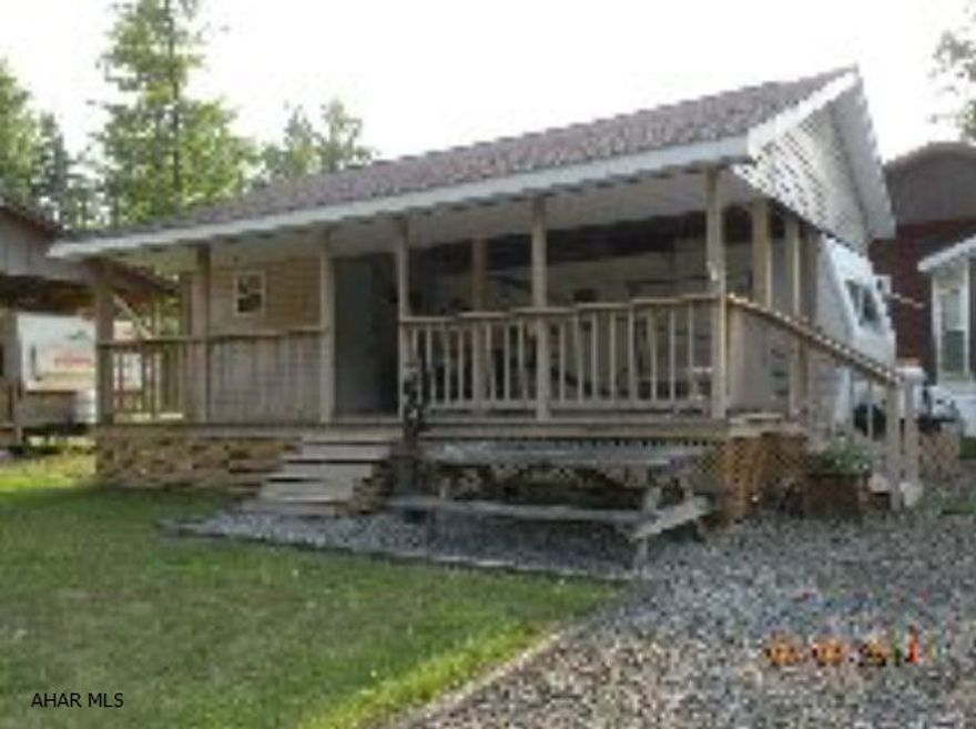 Nice, clean 30 camper w/ additional bath, pavillion & deck. Fully furnished. Also includes picnic table & swing. All the amenities of Glendale Yearound, swimming pool, tennis court & more!