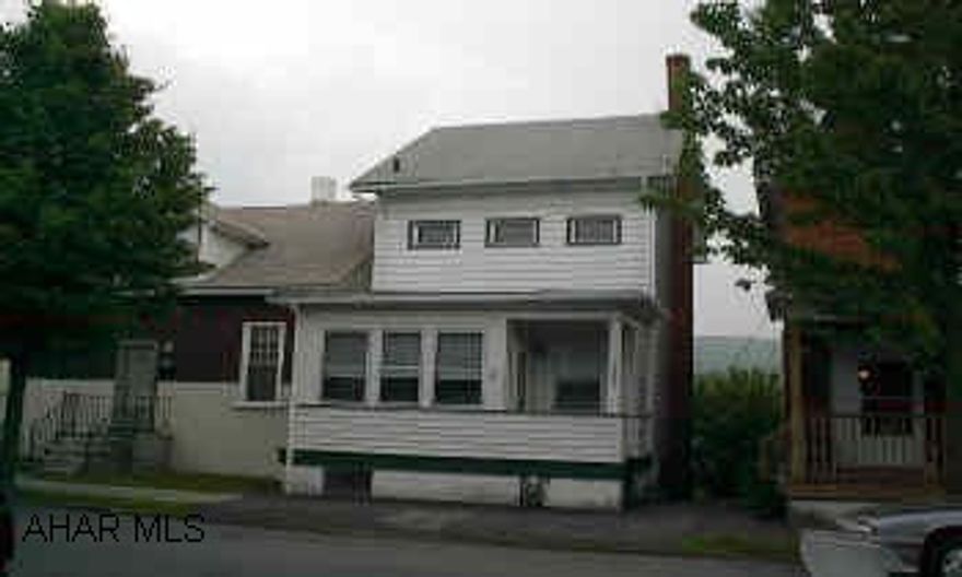 NO SHOWINGS UNTIL 6/27/05 Great 3 Bedroom, 1 1/2 Bath Starter.  Newer Carpet, Nice Lot, Low Taxes, New Roof on Front of House, Finished Attic...NO SHOWINGS UNTIL 6/27/05Exterior is Vinyl/Wood