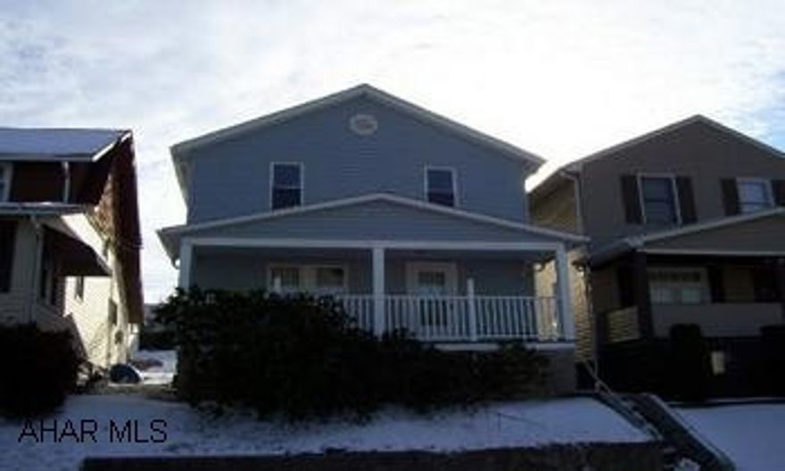 This is an impressive 3BR home located in a great neighborhood. Newer roof, furnace, hot water tank & guttters & windows. Spacious fenced backyard. All appliances including washer & dryer included. Don't miss looking at this one!