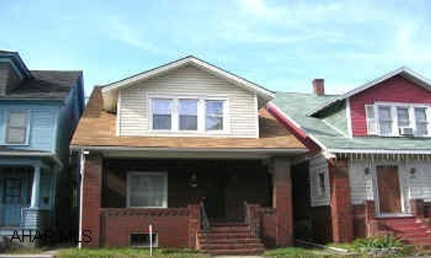 WELL MAINTAINED HOME.  NEWER ROOF, FURNACE, AND WINDOWS.  OFF STREET PARKING.  HARDWOOD FLOORS, UPSTAIRS BEDROOMS FRESHLY PAINTED.