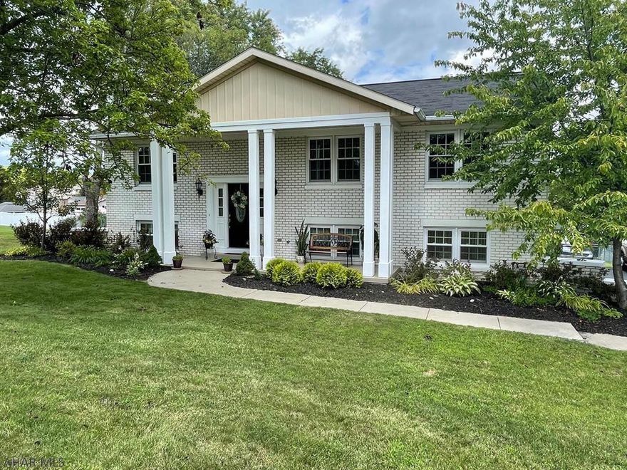 Great 3 bedroom, 3 bathroom home in Penn Farms area. Recently remodeled kitchen with stainless steel appliances and granite counters. Fenced-in yard, plenty of parking, and storage shed.