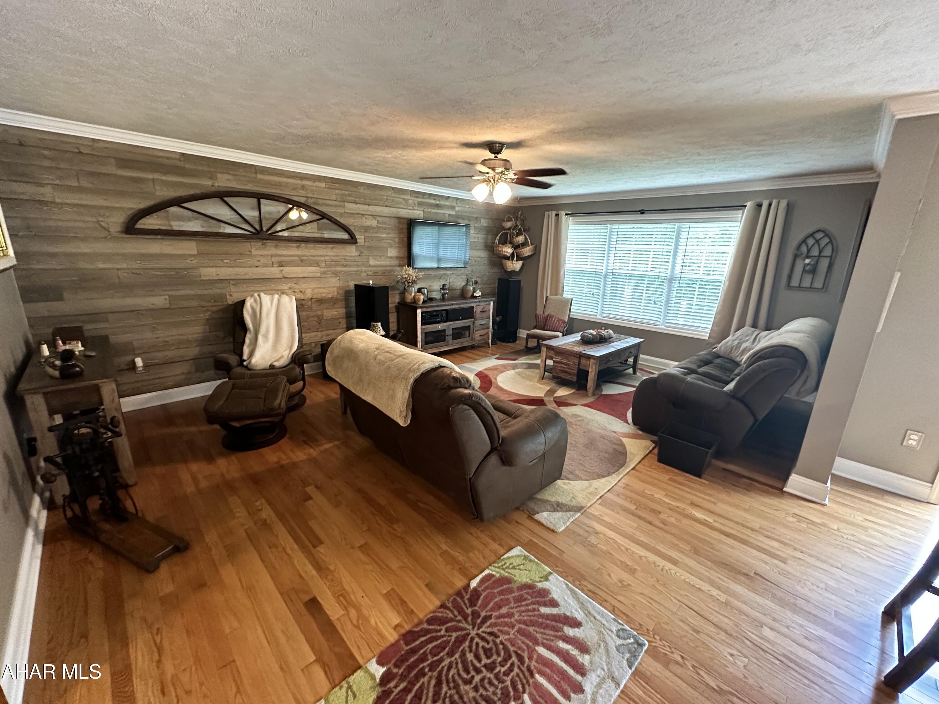 Rolling Hills - Residential