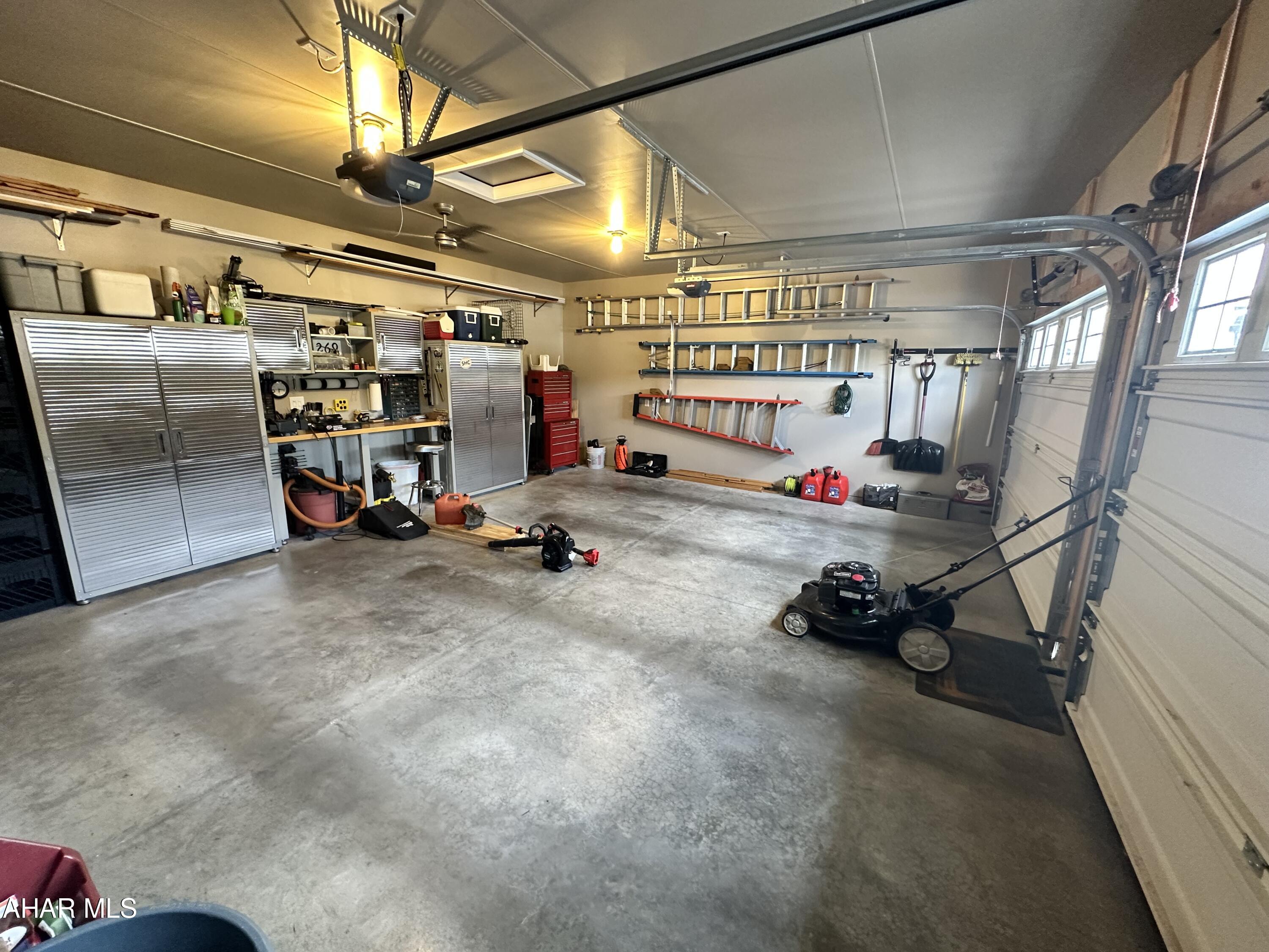 Rolling Hills - Residential