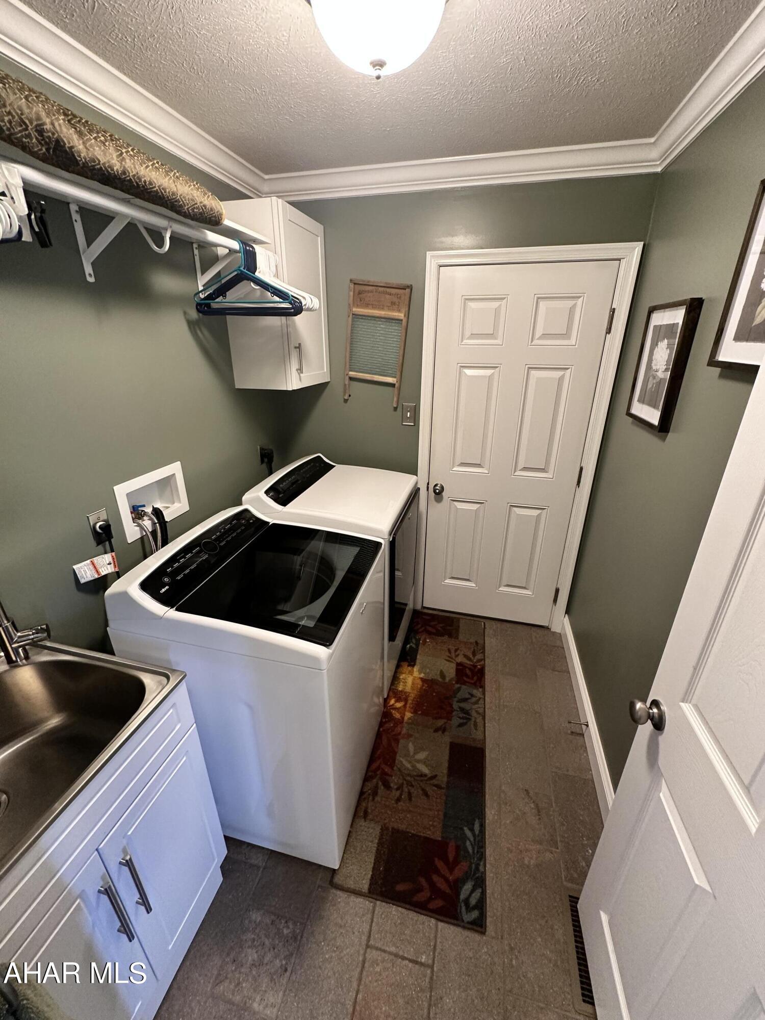 Rolling Hills - Residential