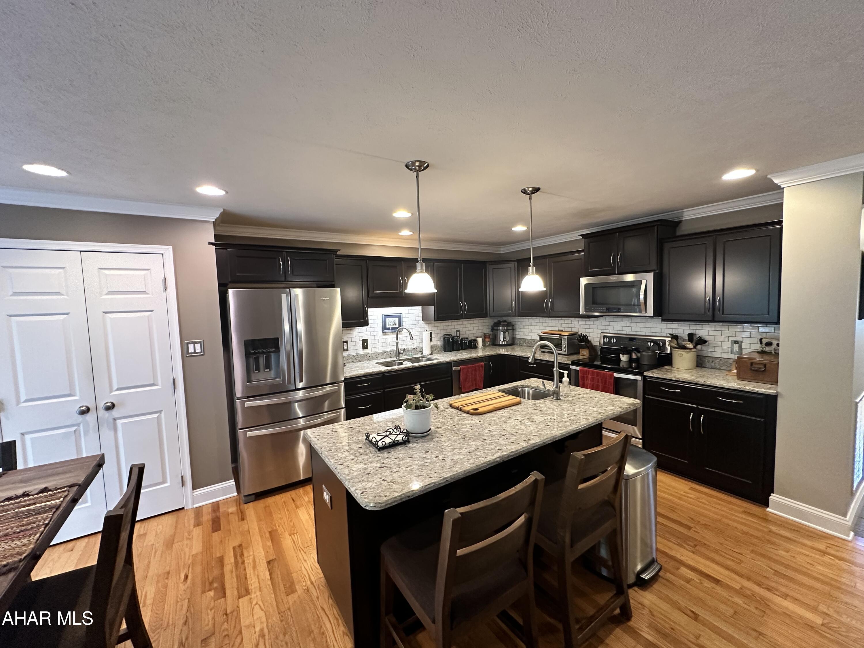 Rolling Hills - Residential