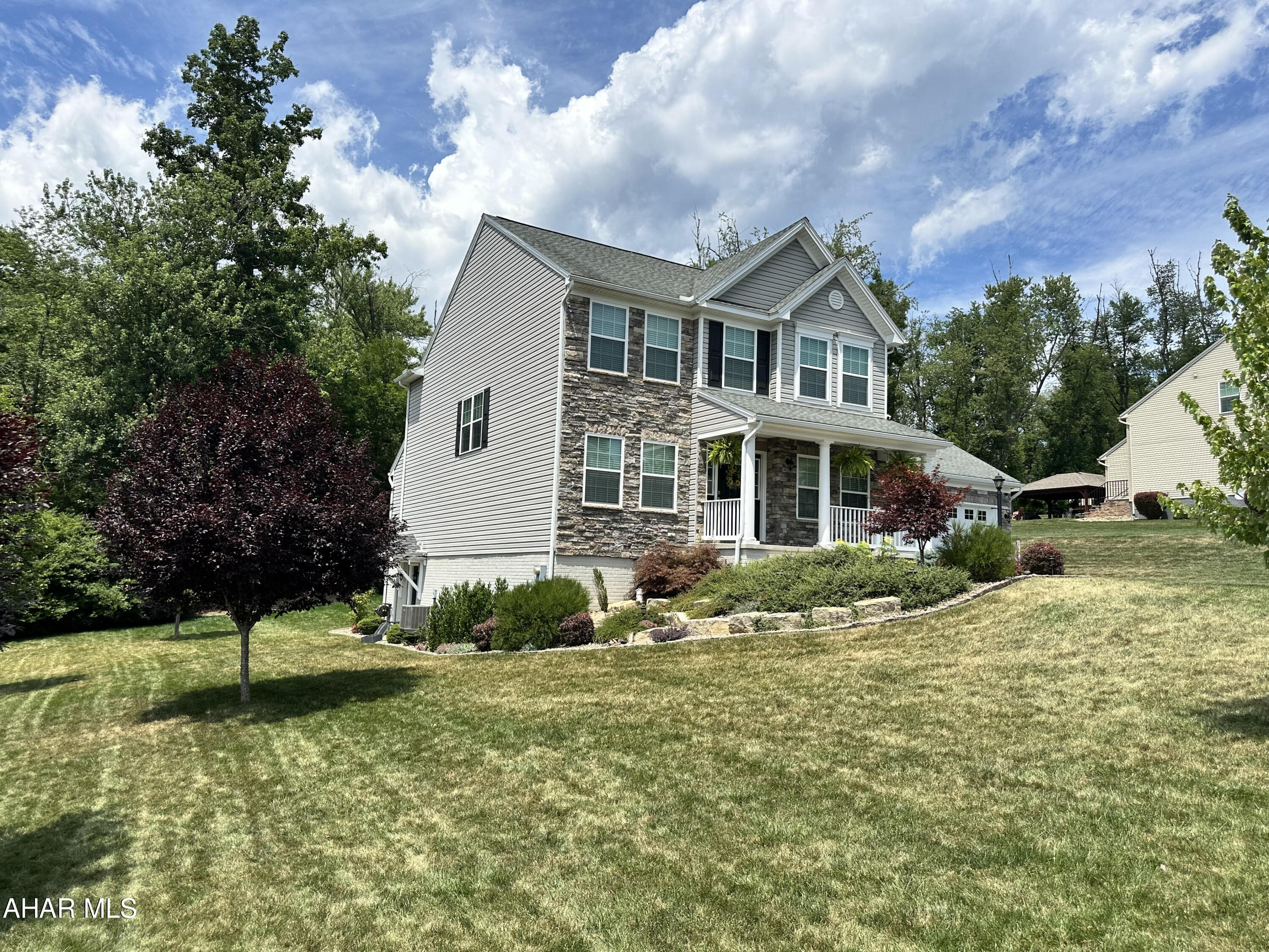 Rolling Hills - Residential