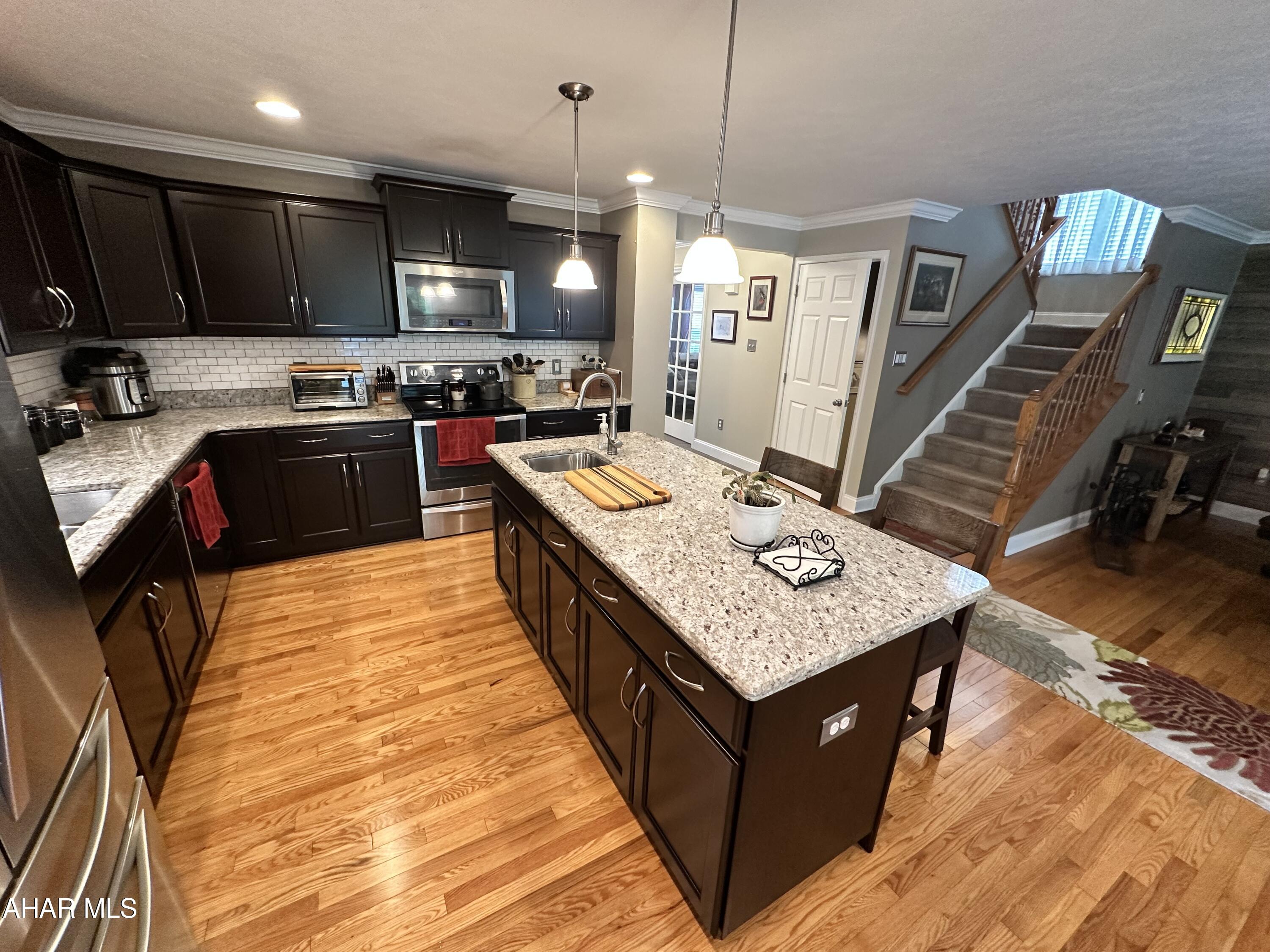 Rolling Hills - Residential