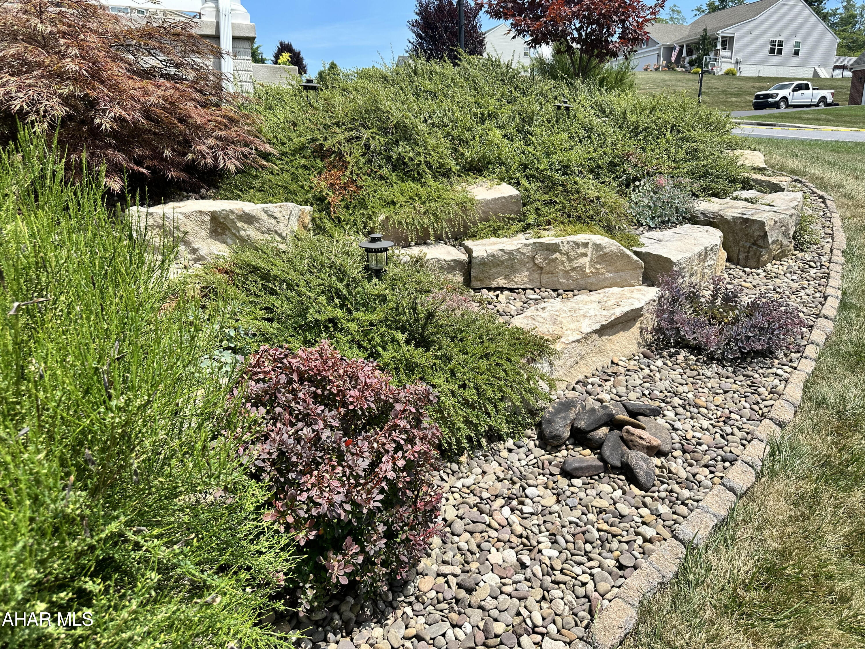 Rolling Hills - Residential