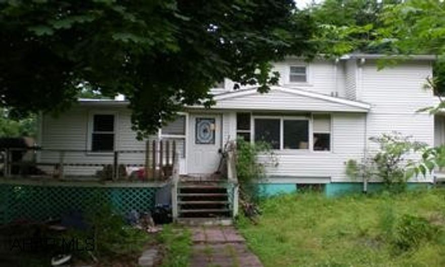 The following must appear on the sales agreement - "Pursuant to paragraph 28 of the real estate purchase addendum this document is subject to all terms and conditions set forth in the real estate purchase addendum."