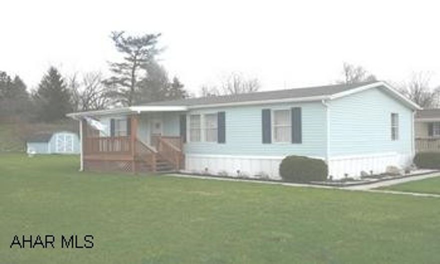 iMMACULATE, MOVE IN CONDITION, NICE FLOOR PLAN. APPLIANCES STAY. LOT RENT $350/MO INCLUDES WATER/SEWER AND TRASH. iMMACULATE, MOVE IN CONDITION, NICE FLOOR PLAN. APPLIANCES STAY. LOT RENT $350/MO INCLUDES WATER/SEWER AND TRASH.  NICE DOUBLEWIDE, 3 BR, 2 BATH.