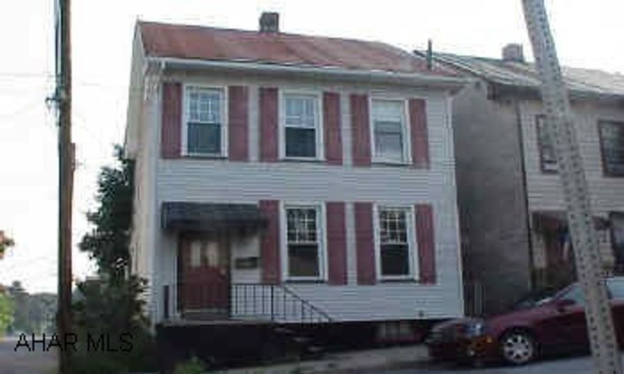 Good Starter - Newer windowsand nice fenced yard.  Large rooms and 1/2 bath off kitchen.