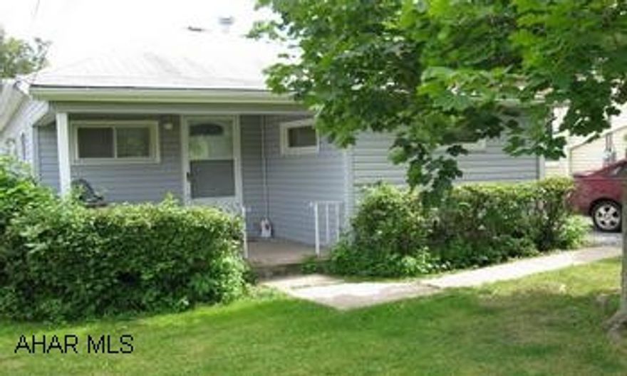 SO SWEET & CLEAN! TOTALLY UPDATED & DECORATED. NEW CARPET, HW FLOORS, CENTRAL AIR. PERFECT STARTER OR DOWNSIZE.  EFFICIENT UTILITIES EQUALIZED GAS BILL ONLY $83.00 PER MONTH. FLOOR PLAN ALLOWS FOR OFFICE SPACE OR 3RD BEDROOM. GAS FIREPLACE, EFFICIENT! 1 BONUS ROOM & 1 BONUS AREA. 1ST TIME BUYERS GET IN FOR $8,000 TAX CREDIT.  EFFICIENT UTILITIES EQUALIZED GAS BILL ONLY $83.00 PER MONTH.