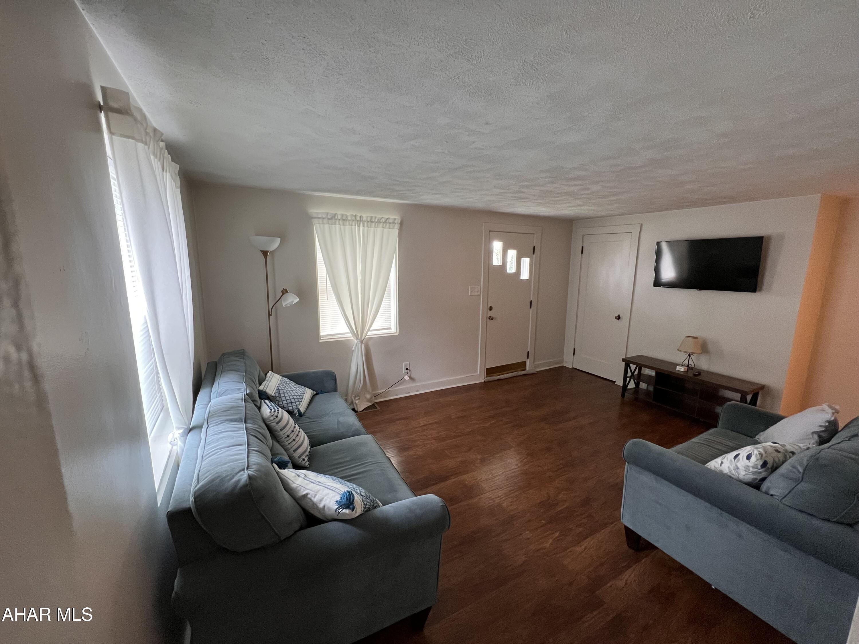 Llyswen - Residential