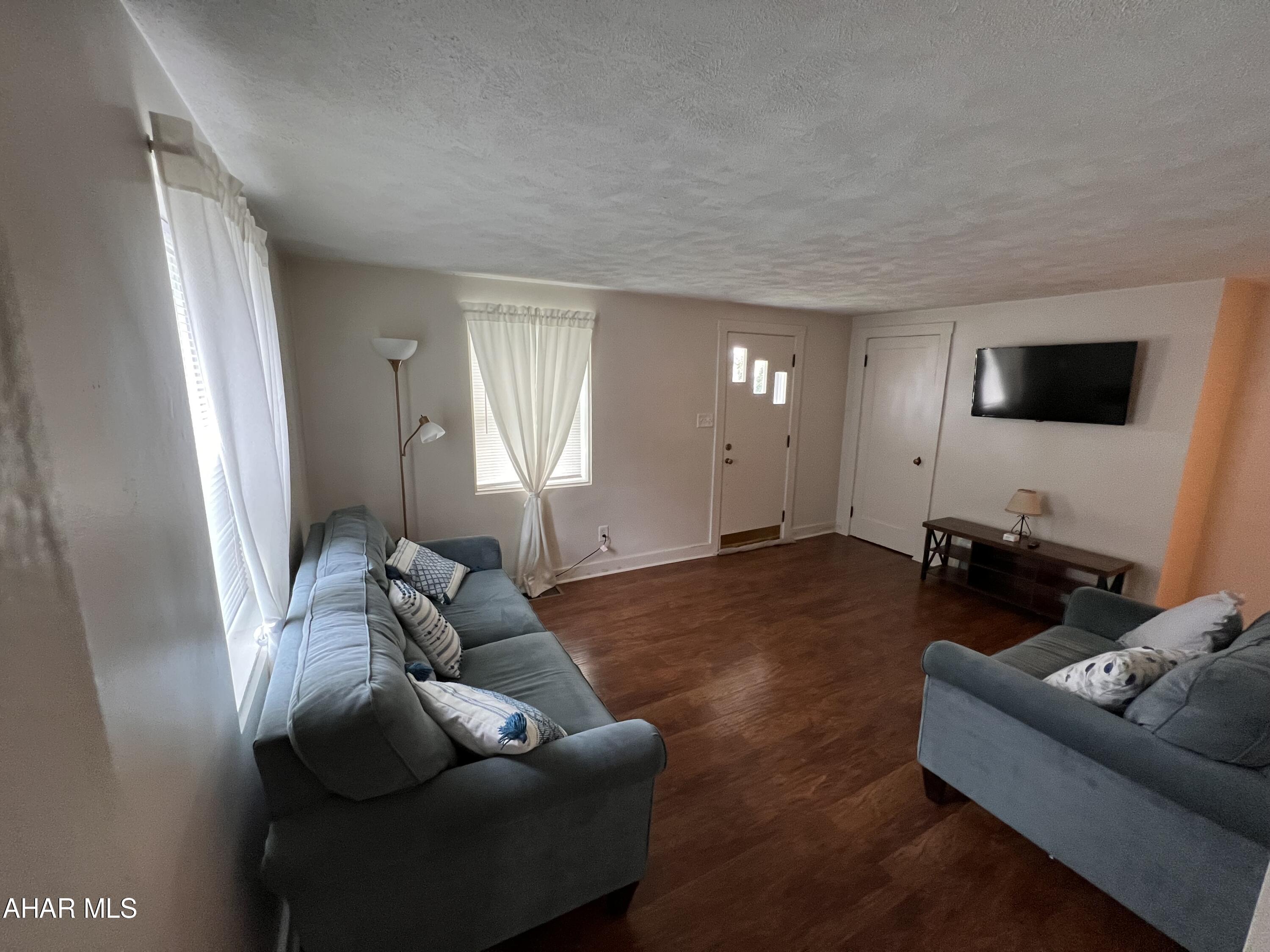 Llyswen - Residential