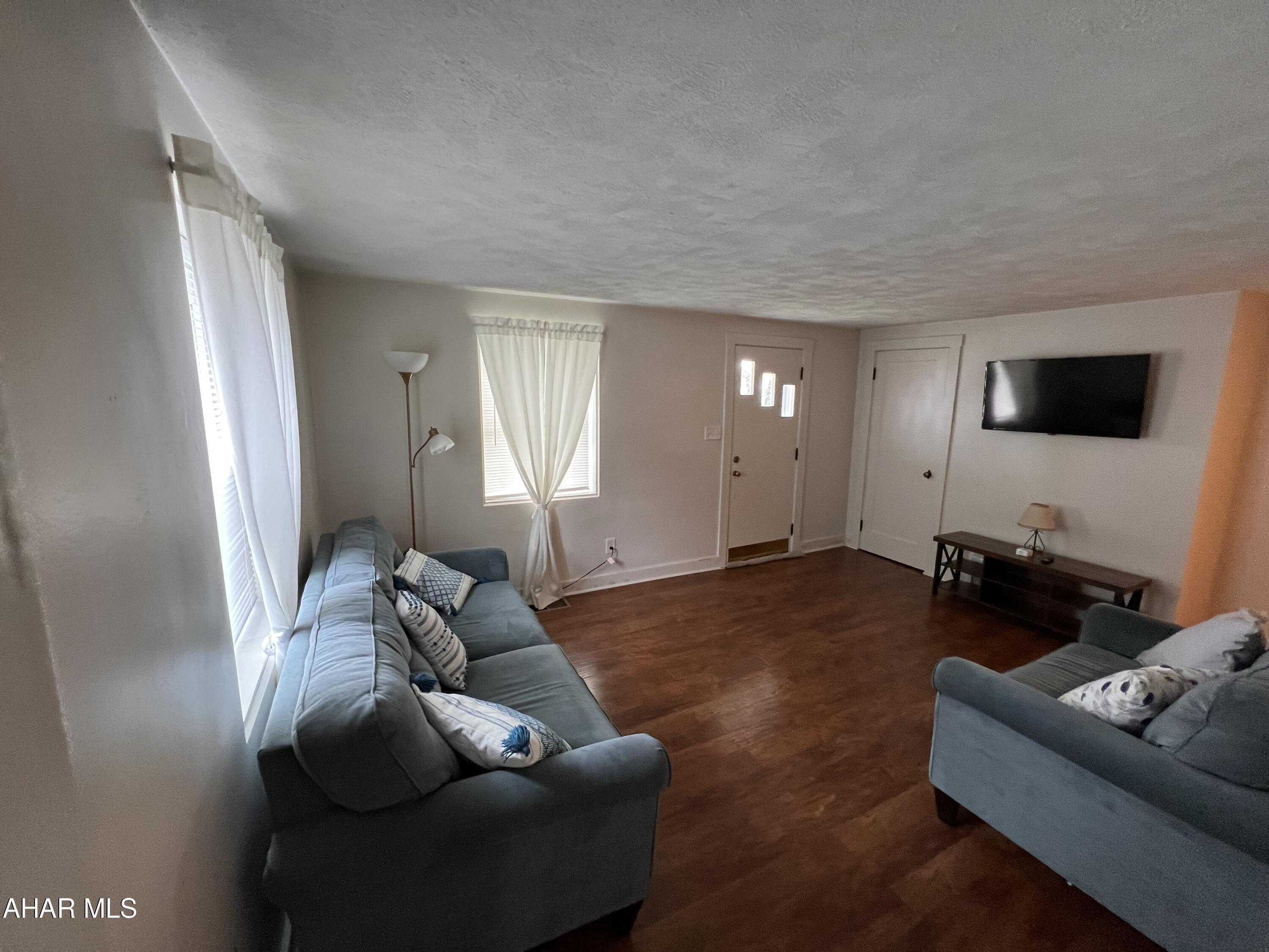 Llyswen - Residential