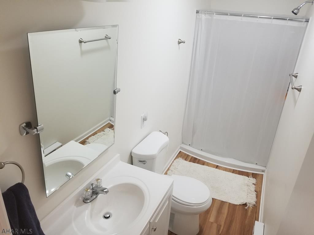 Glendale Yearound - Residential