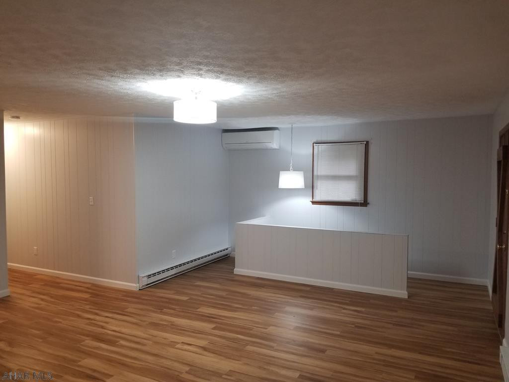 Glendale Yearound - Residential