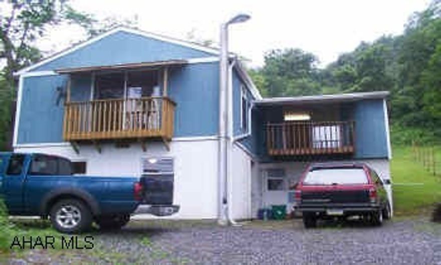 3 BEDROOMS, 1 BATH, 2 CAR GARAGE, ALL REMODELED INSIDE.  NEW DUCT WORK, FLOORS, BATHROOM, CARPETING, WALLS, 200 AMP.