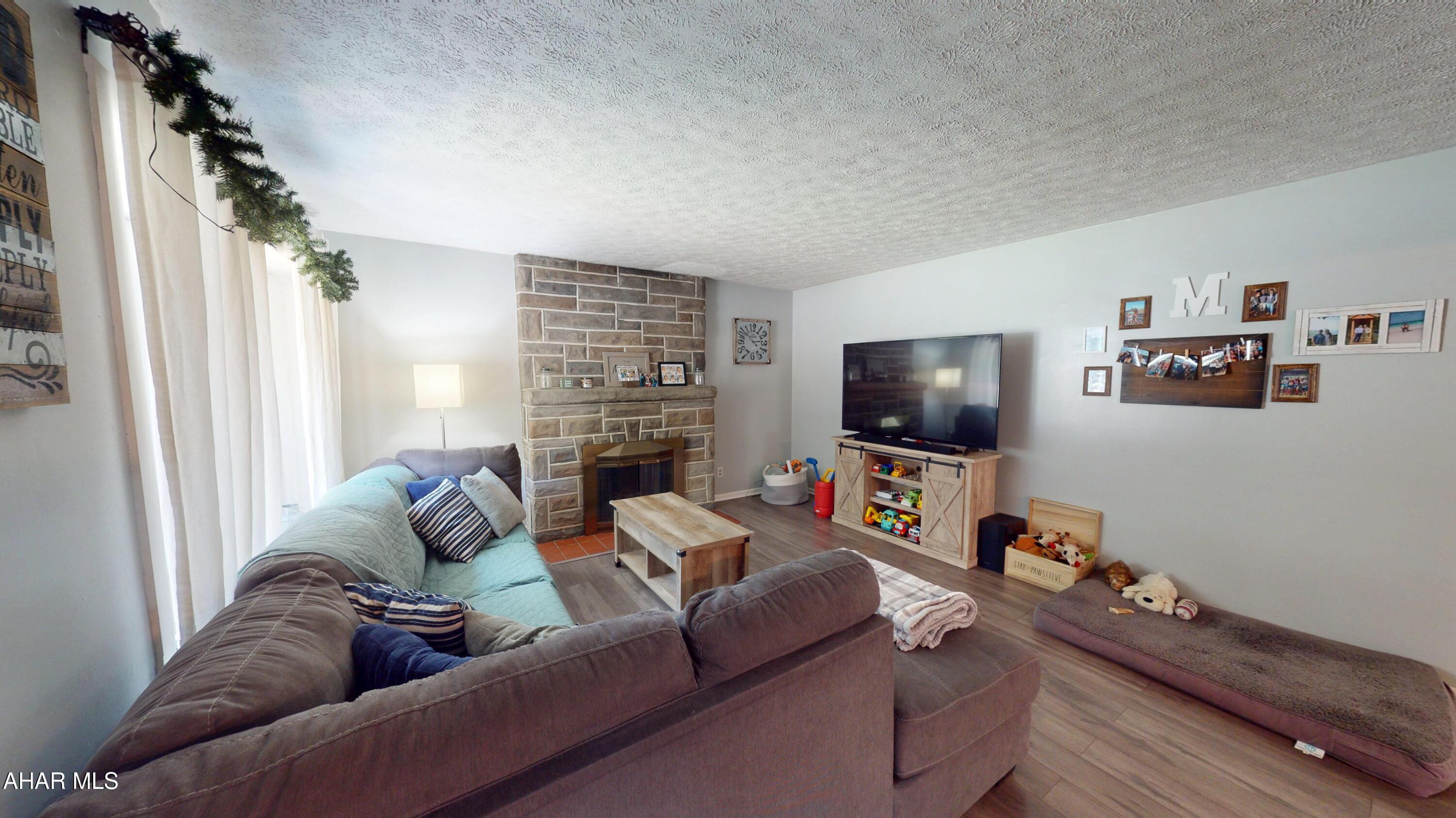 Llyswen - Residential