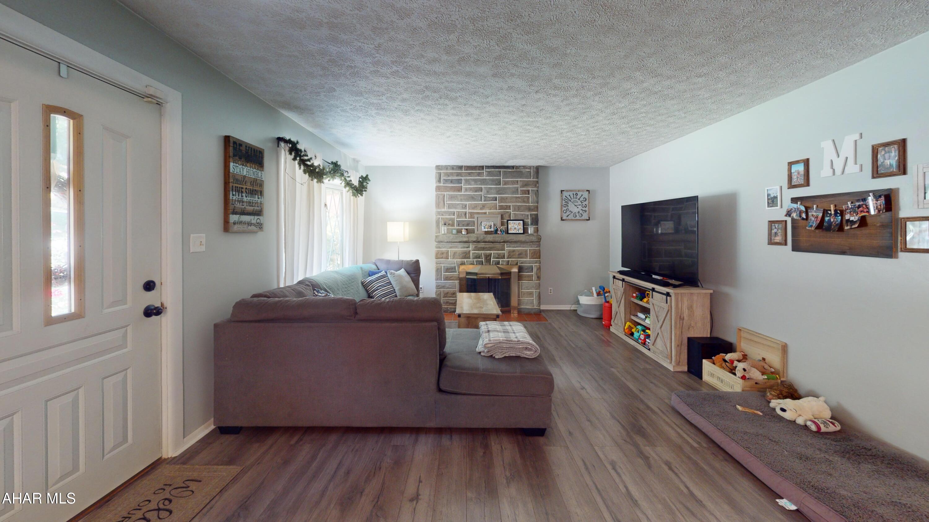 Llyswen - Residential