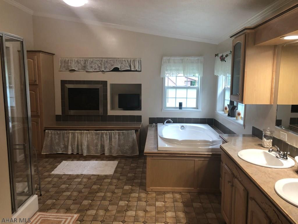 Glendale Yearound - Residential