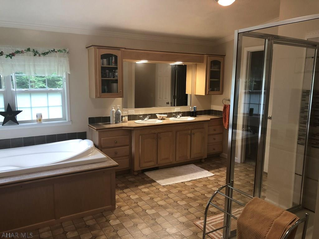 Glendale Yearound - Residential