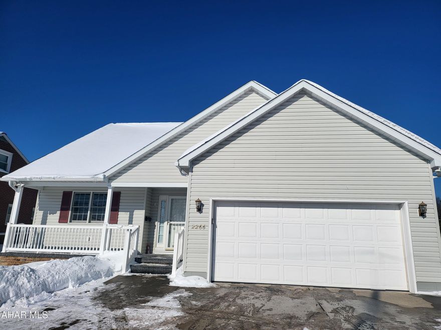 WELCOME to this contemporary, 3 bdrm/2.5 bath home on a peaceful no-thru street. You will enjoy the
convenience of the first floor master bedroom suite & custom walk-in closet. The well-designed kitchen features solid-oak
cabinetry and expansive counter space. Dining available at the breakfast bar and formal dining room areas. The spacious great
room features cathedral ceilings w/double doors leading to a maintenance-free composite deck and level back yard. Convenient
first floor laundry area offers direct access to the oversized two-car garage. Two bdrms and a full bath available on the 2nd floor
offering privacy for additional guests. The unfinished lower level offers endless possibilities! Great attic space. Applianances incl.