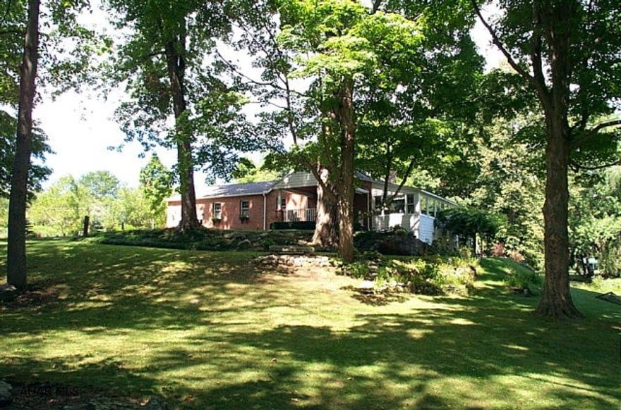 A Rare Opportunity To Own A Luxury Home On The World Famous Spruce Creek.  Brick Rancher W/Oak Hardwood Floors And Oak Finishes Throughout.  All Overlooking Spruce Creek's Most Sought After Fishing Destination.  Approx 1.6 Acres, Dual Shore Stream Rights, New Roof, In-Ground Pool, And All The Amenities Inside.