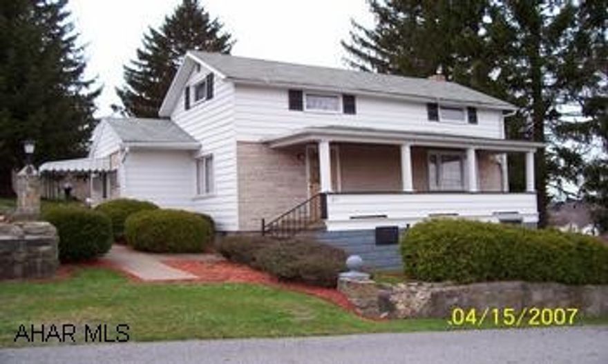 1 1/2 story, 3 bedroom, 1 bath, 3 city lots in Coalport, sloped. Clean as can be and nicely landscaped. 1 1/2 story, 3BR, 1BA home w/ 2 car garage on 3 secluded city lots in Coalport. Clean as can be and nicely landscaped. GREAT VIEW!