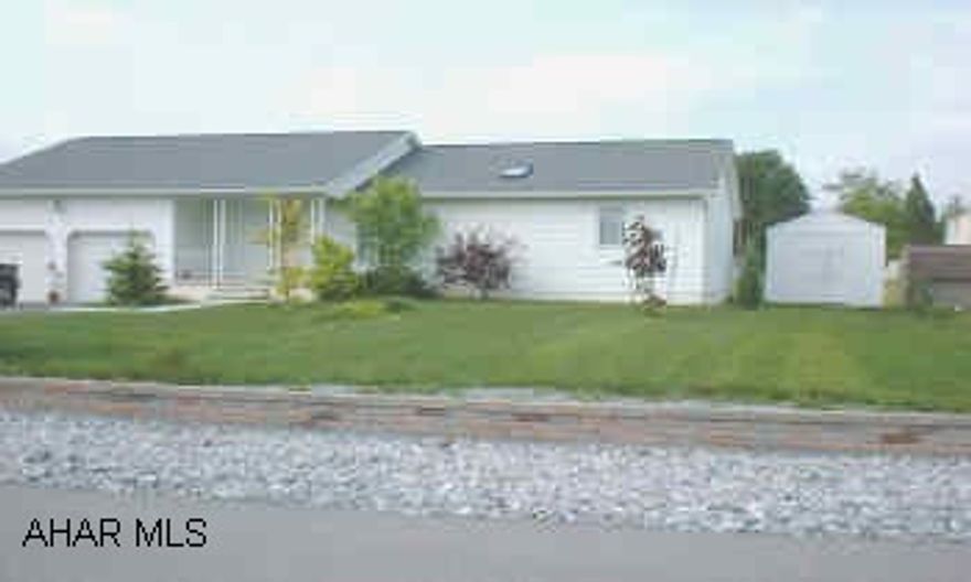 DELAYED SHOWINGS TO 06/10/03.  SUPER RANCH, FEATURES GREAT ROOM W/ VAULTED CEILING, CERAMIC COUNTERTOP, SCREENED DECK, SKYLIGHTS.  SHOWINGS TO BEGIN 7/8/03.