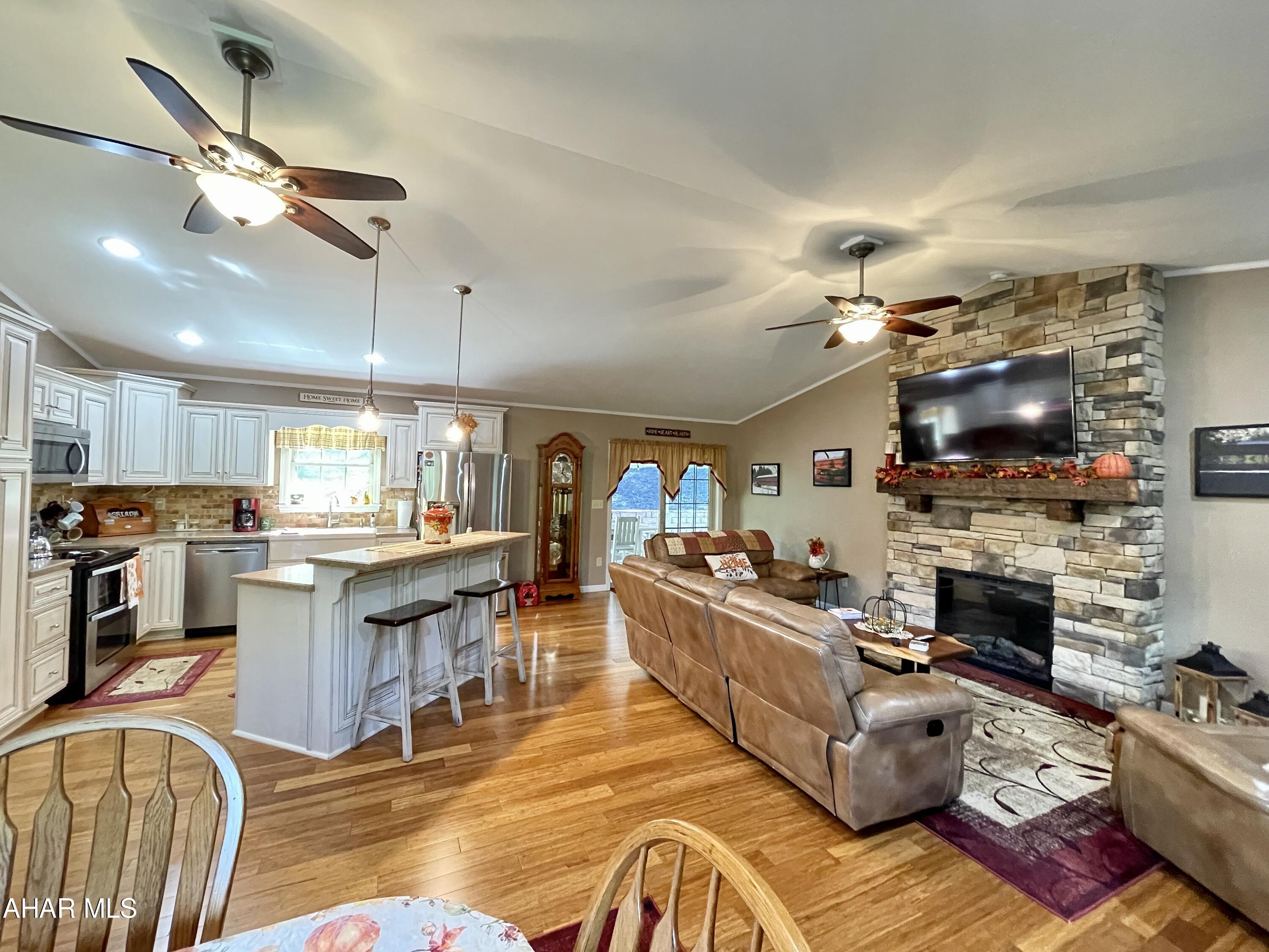 Glendale Yearound - Residential