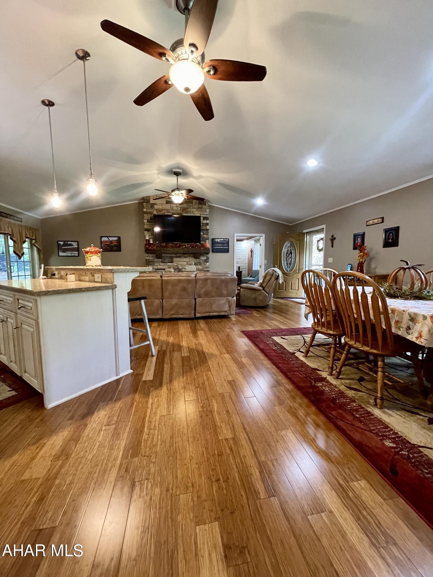 Glendale Yearound - Residential