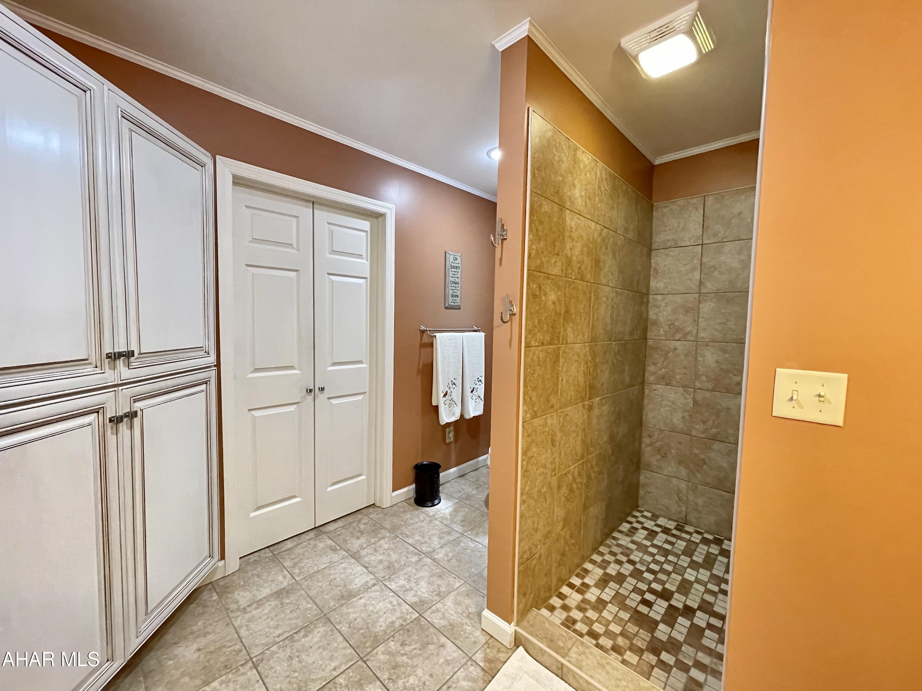 Glendale Yearound - Residential