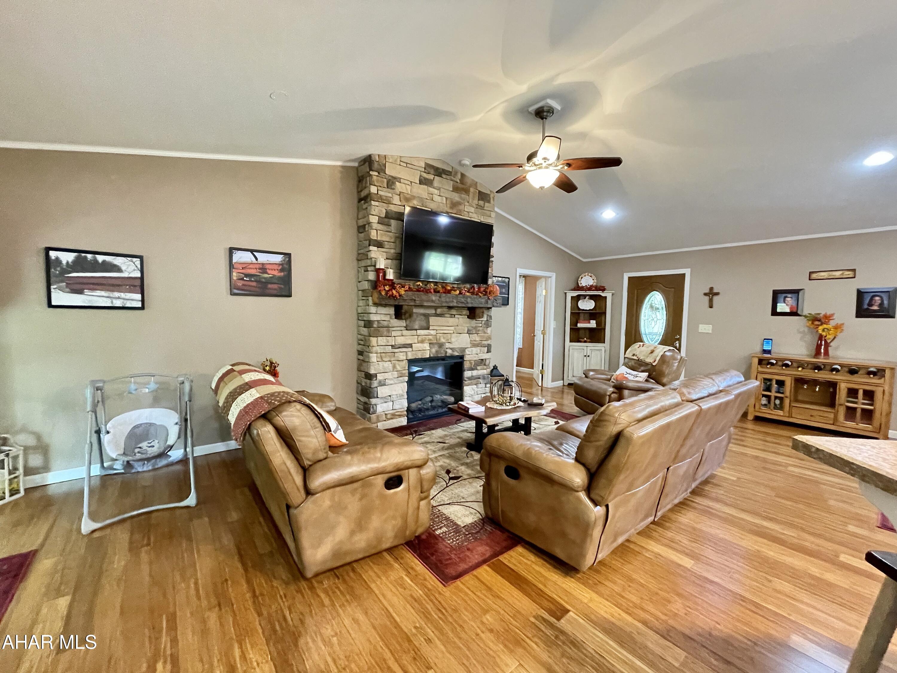 Glendale Yearound - Residential