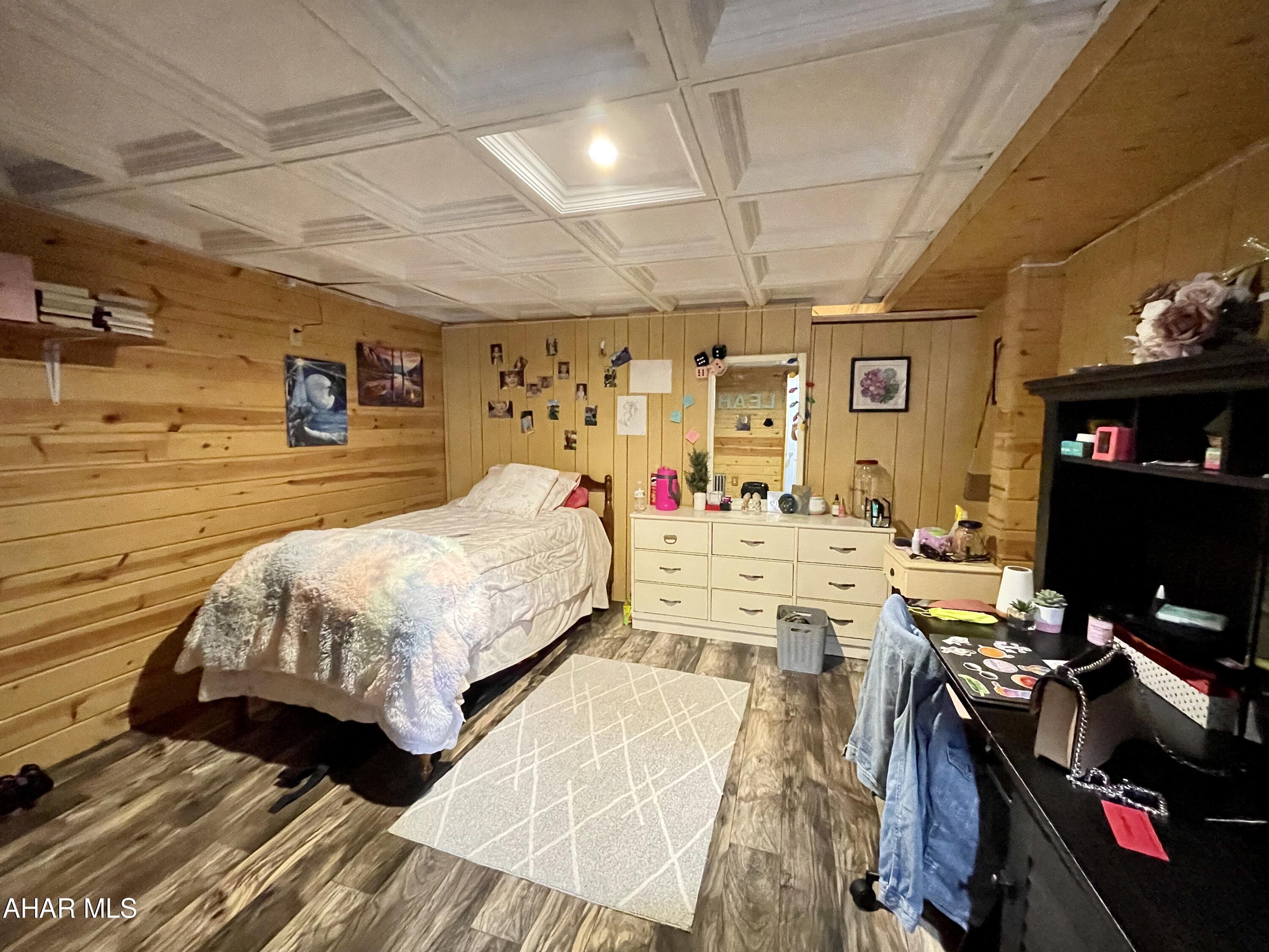 Glendale Yearound - Residential