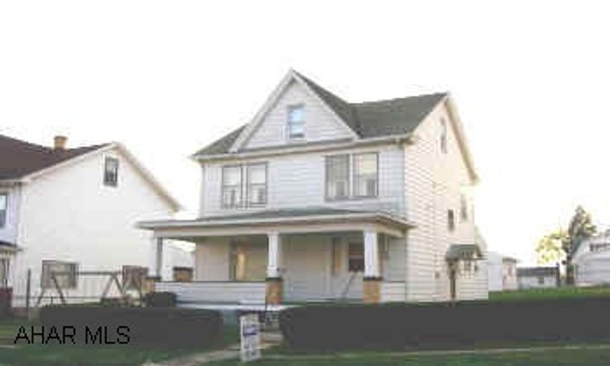 LOADS OF POTENTIAL. NEEDS SOME UPDATING. VERY SPACIOUS. HARDWOOD FLOORS. DON'T WAIT. DOUBLE LOT. ENCLOSED BACK PORCH.