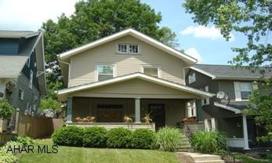 Totally remodeled new roof, bath, windows, furnace. Seller assist with Closing Cost.