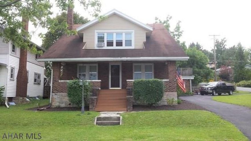 Great huge home in great condition. Great charm appeal.  2nd floor laundry, Corner lot with fenced in back yard. Close to shopping and restaurants. 5 bedrooms 2 full baths. Must see to appreciate.