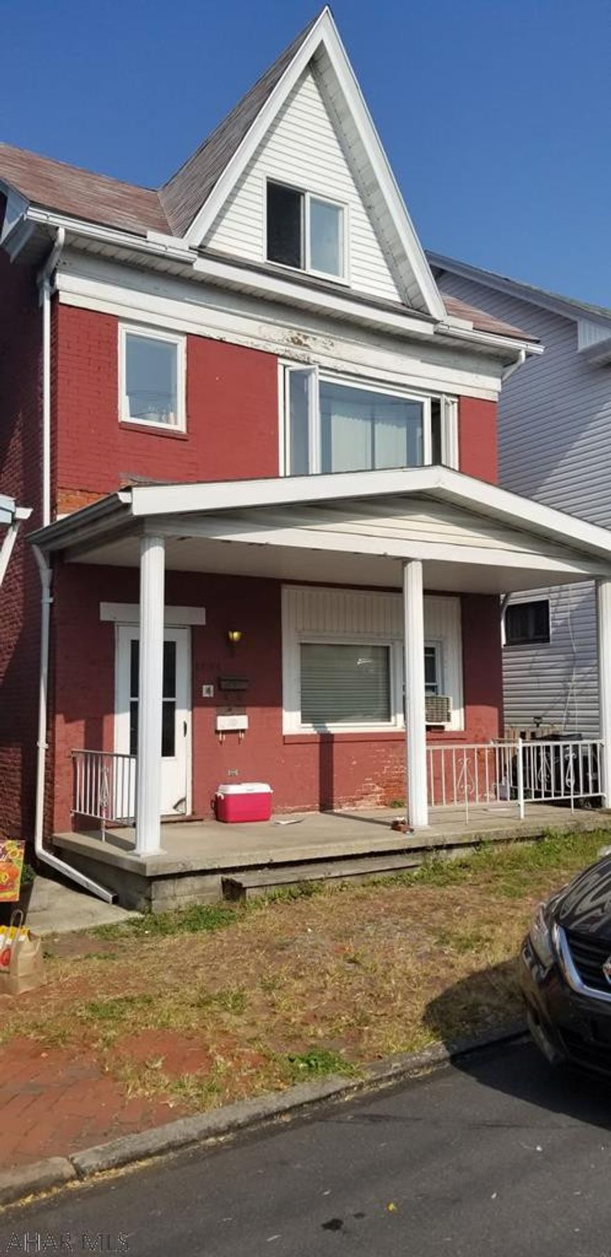 Great investment property to add to your portfolio.  Buyer to confirm taxes, sq footage and lot size. (preapproved buyers only)