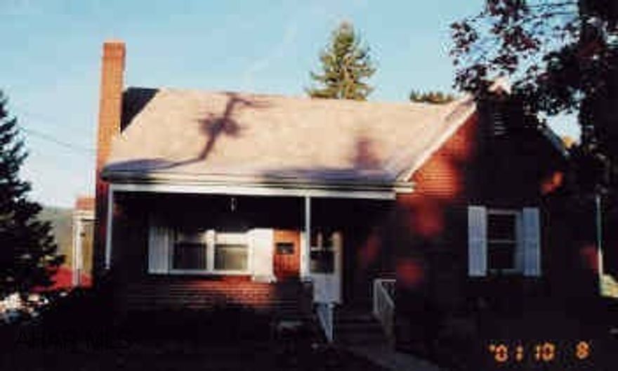 Brick cape cod on quiet deadend street. $1000 commission bonus to selling agent/agency