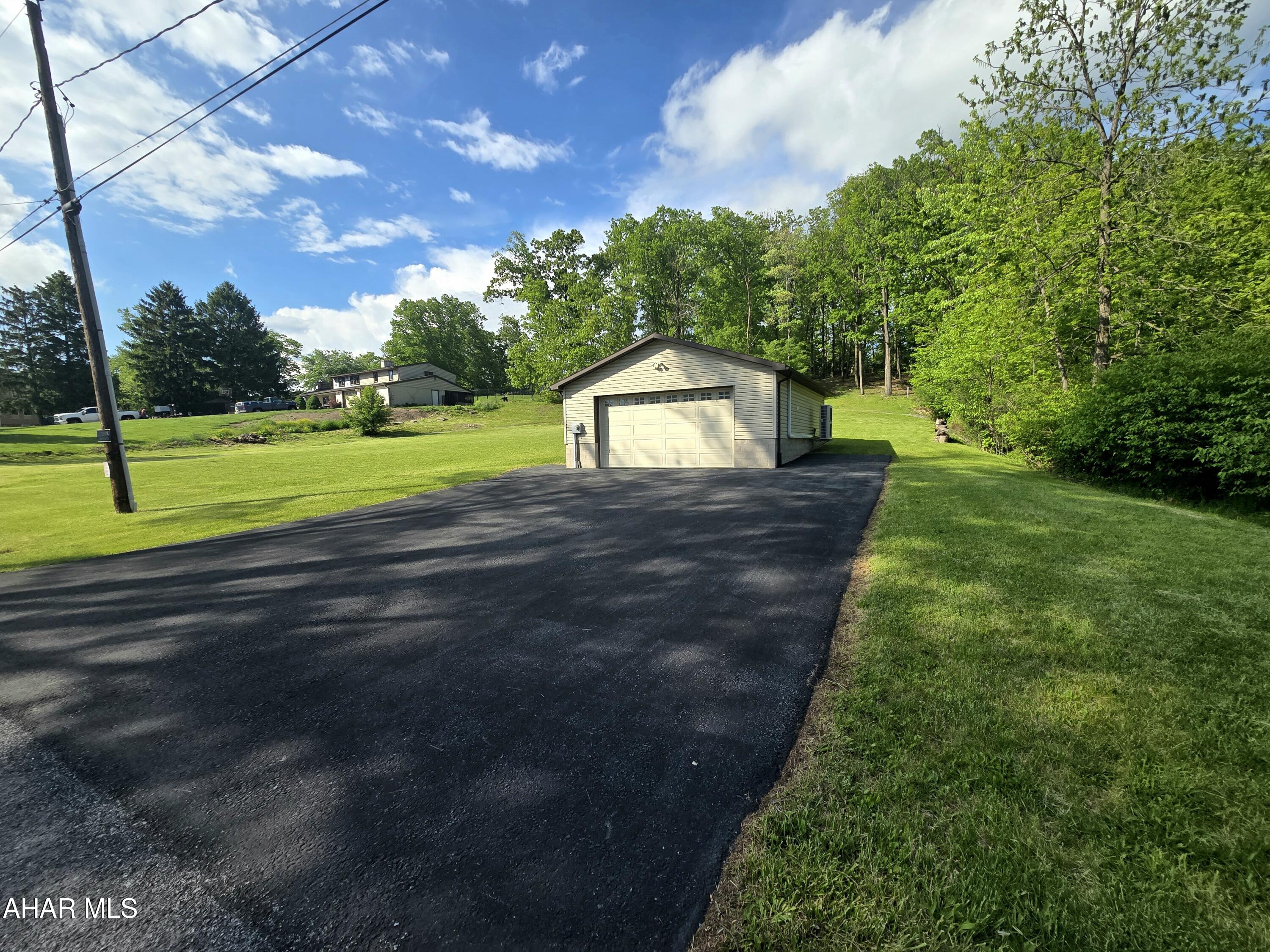 Pleasant Valley - Land