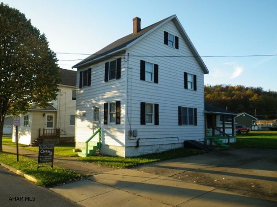 Northern Cambria- 1007 Bigler Ave Nice 3 BR, 2 story house on level lot. Eat-in kitchen, 1st floor bathroom. Oil HA heat. Walk-in attic. deck. Shed. Needs some TLC