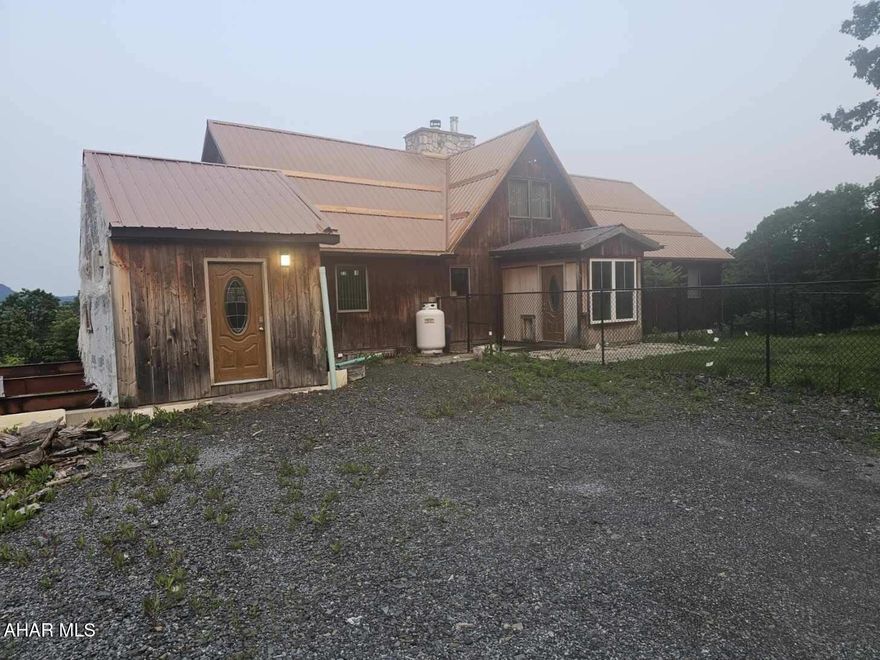 Looking for a great property with acreage? Look no further!