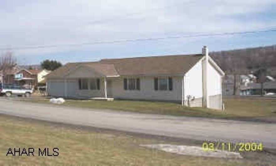 1story ranch, laundry shut, basement 9 ft could be finished & there is plumbing for basement bath         laundry in basement.