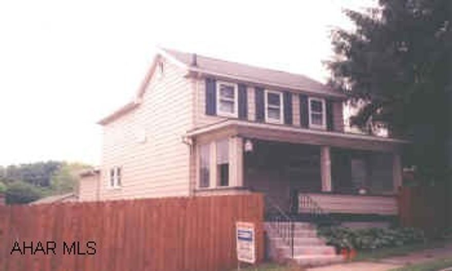 COMPLETELY MODERNIZED 3 BR ON 78X122 LOT IN CITY. TWO 2 CAR GARAGES, FENCED LOT WITH POOL, DECK, CA, GORGEOUS KITCHEN.