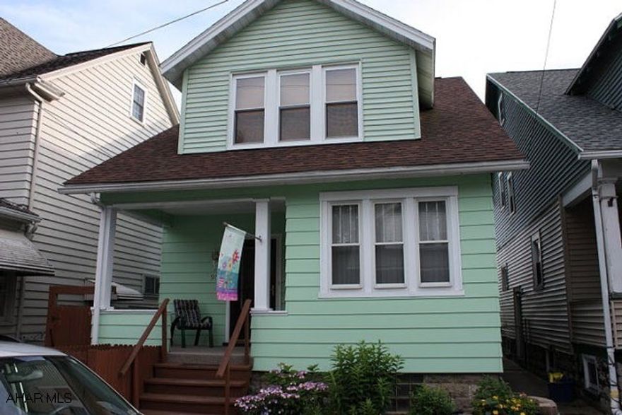 Move right in! 3Bd 1Ba. Central air. All appliances included. 2 car garage. Much more!