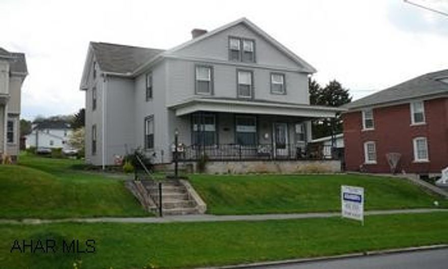 BEAUTIFUL LARGE HOME WITH A COUNTRY FLAIR.  YOU WILL SEE NATURAL WOODWORK, SPACIOUS ROOMS, LARGE EAT-IN KITCHEN, HARDWOOD FLOORS. MOVE-IN CONDITION.  ENTER THE SPACIOUS FOYER, POCKET DOORS, LIVING ROOM, DINING ROOM, LARGE EAT-IN KITCHEN, 3 BEDROOMS, 1.5 BATHS, NEW WINDOWS, 1 CAR GARAGE.  TAKE A LOOK.  CALL MARY 937-5897.